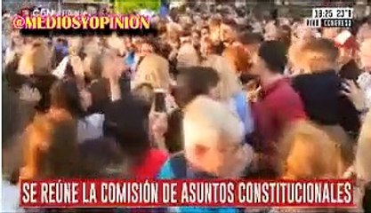 MOVILERO DE C5N FUE A LOLESTAR EN MRCHA DE JUSTICIA POR JUJUY Y LE SALIO EL TIRO POR LA CULATA