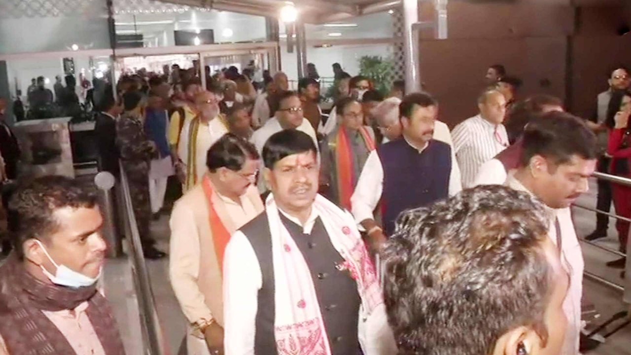 Madhya Pradesh BJP MLAs arrive in Delhi after Scindia Revolt