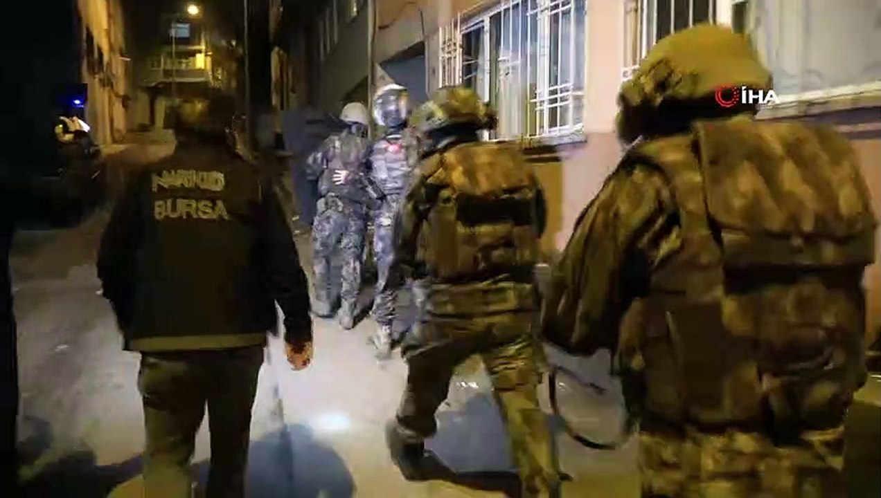 Uyuşturucu satıcıları bunu da yaptı, türbeye uyuşturucu sakladı