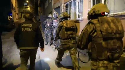 Uyuşturucu satıcıları bunu da yaptı, türbeye uyuşturucu sakladı