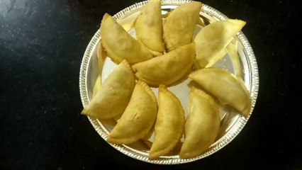 टिप्स और ट्रिक्स के साथ गुजिया बनाने का अनोखा तरीका | How_to_Make_Gujiya_at_Home by All in One D