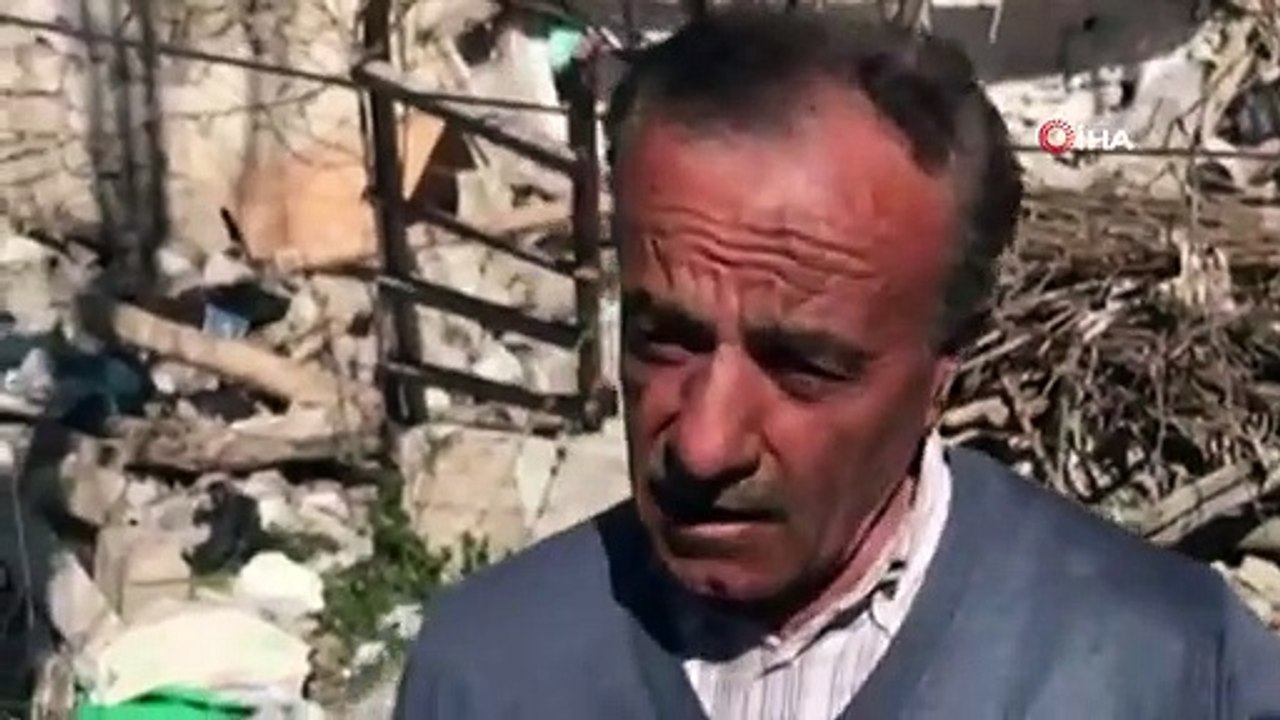 Fırtına Nedeniyle Evin Üzerine Minare Devrildi
