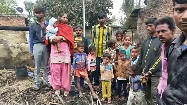 बाराबंकी: शराब के नशे में दो भाइयों में हुआ विवाद, झोपड़ी में लगाई आग