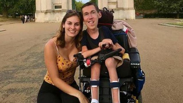 Ce couple vit le parfait amour malgré les préjugés des gens