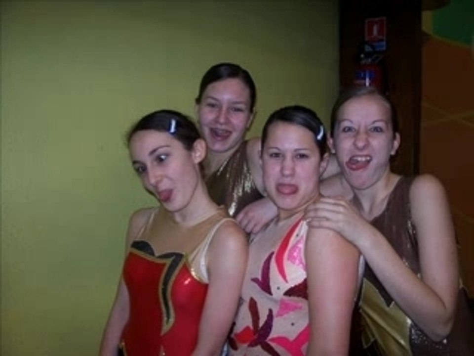 Montage monos twirling