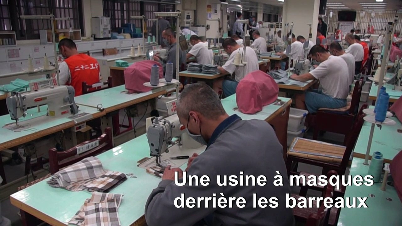 Les prisonniers taïwanais confectionnent des masques contre le coronavirus