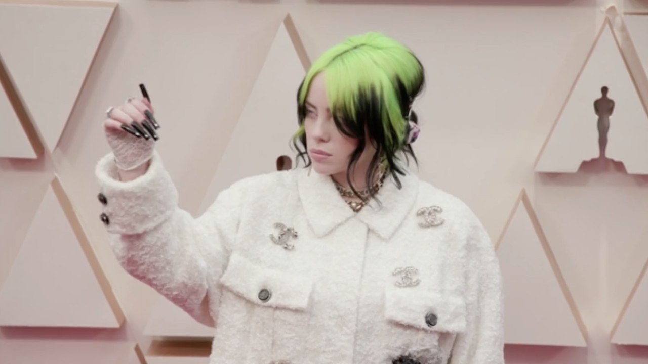 Billie Eilish zieht sich aus: Sängerin setzt mit Video Statement gegen Body Shaming