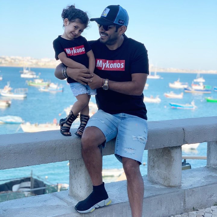 ذعر عبدالله بوشهري بعد ظهور أعراض فيروس كورونا على صديقته الصغيرة