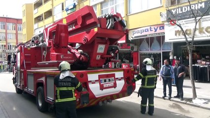 Balkonda mahsur kalan yavru köpeği itfaiye kurtardı