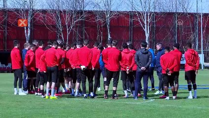 Hamza Hamzaoğlu: "VAR hakemleri, kendini orta hakem olarak görüyor"