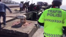 İskeleden denize atlayan şahsı polis kurtardı