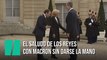 El saludo de los reyes con Macron y su esposa en París sin darse la mano por el coronavirus