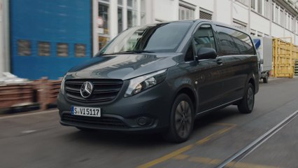 The new Mercedes-Benz Vito & eVito Tourer - rear-view mirror