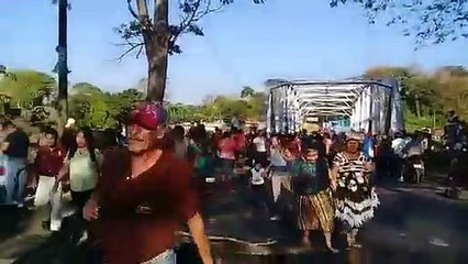 Bloqueo en puente Castillo Armas