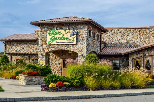 Olive Garden, More Restaurants Offer Paid Sick Leave to Staff