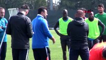 SPOR Denizlispor Teknik Direktörü Bülent Uygun: Gerekirse maçlar seyircisiz oynansın