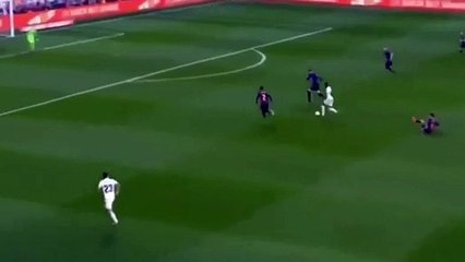 Hier Vinicius Jr, 18 ans, n'a pas respecté grand chose