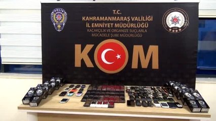 Kargo gönderileri arasında 327 kaçak cep telefonu ele geçirildi