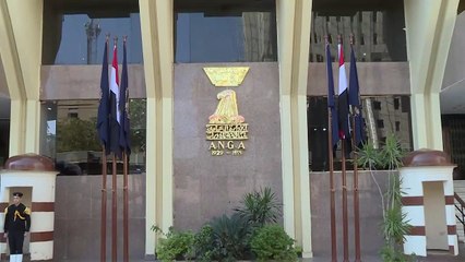 لحظة ضبط عنصر اجرامي بحوزته 240 طربة حشيش بالمنيا