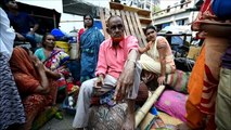 Thousands homeless after fire razes Bangladesh slum