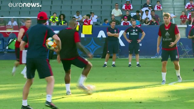 Футбол на карантине: в Европе отменяют матчи