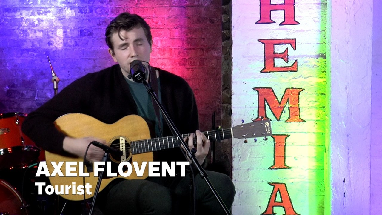 Dailymotion Elevate: Axel Flóvent - "Tourist" live at  Cafe Bohemia, NYC