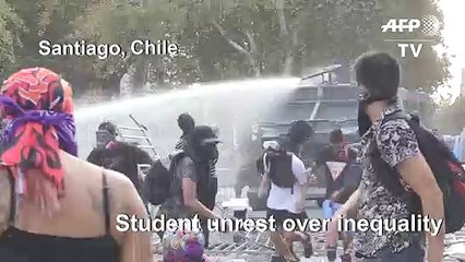 Chile: Protesters clash with police on second anniversary of Pinera presidency
