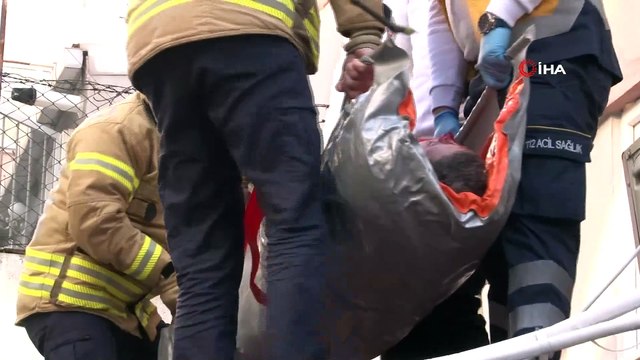 4. katın penceresinden düşen adam ağır yaralandı