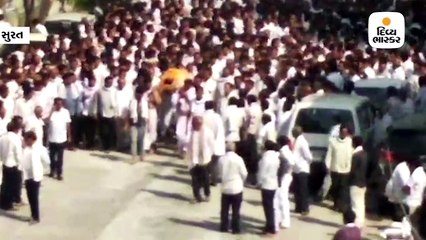 કતારગામની ગેંગરેપ પીડિતાના પિતાની સ્મશાન યાત્રામાં સ્વયંભૂ રીતે લોકો જોડાયા