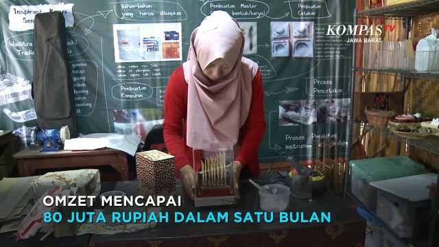 Miniatur alat musik tradisional Sunda