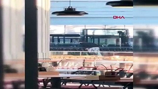 İzmir'deki AVM'de silah sesleri: Elinde tüfek bulunan kişi yakalandı