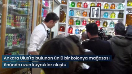 Kolonya mağazası önünde dev koronavirüs kuyruğu