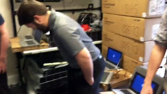 Le chant assourdissant des ordinateurs portables avec Hi there ! I'm Cortana