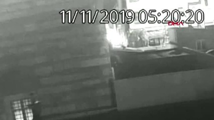 İNGİLİZ ESKİ İSTİHBARAT SUBAYININ DÜŞME ANI KAMERADA