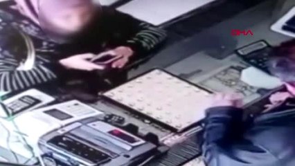 DİYARBAKIR Kızının çaldığı yüzüğü kuyumcuya teslim etti