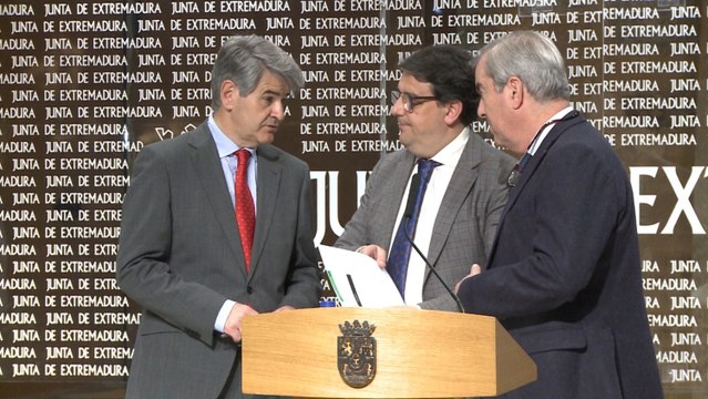 Rueda de prensa del consejero de Sanidad extremeño