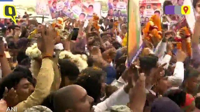 Jyotiraditya Scindia Reaches Bhopal, Welcomed by BJP Party Workers