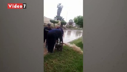 الحماية المدنية بزفتى بالغربية تقوم بشفط مياه الأمطار