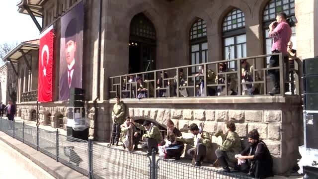 Devlet Tiyatroları, İstiklal Şairi'ni 'Mehmet Akif' oyunuyla andı