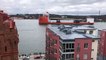 Suède : Après un périple maritime de plus de deux mois, le "pont doré" qui va relier deux îles de la capitale est arrivé