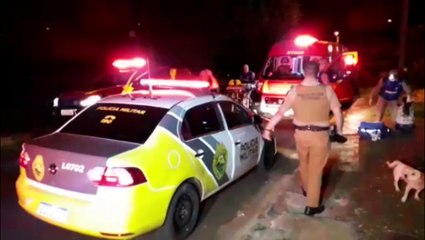 Télécharger la video: Mulher que foi baleada no Cascavel Velho não tinha passagens pela Polícia