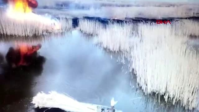 AFYONKARAHİSAR Eber Gölü'nde kamışları yakan şüpheli drone ile tespit edilip, yakalandı