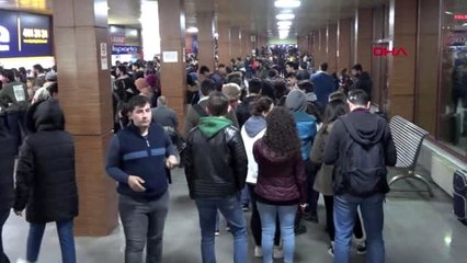 Isparta'da öğrenciler otogara akın etti