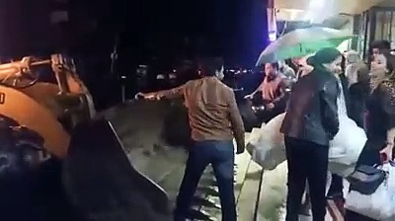العروسه مش لحست المغرفه دي كلت الحله بالبتجاز