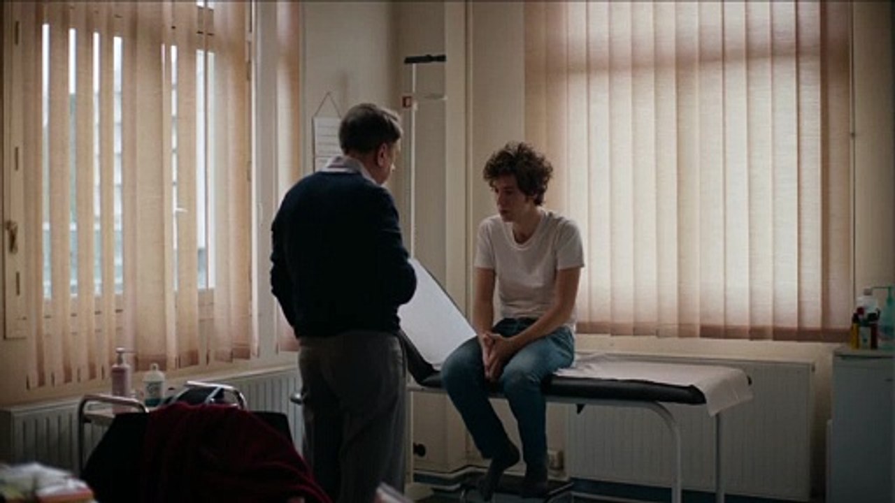 MES JOURS DE GLOIRE Film - Extrait - Un ligament qui a pété?