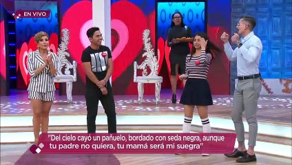 ¡La mamá de Didier llegó justo cuando su hijo bateó a quien iba a ser su nuera! | Enamorándonos