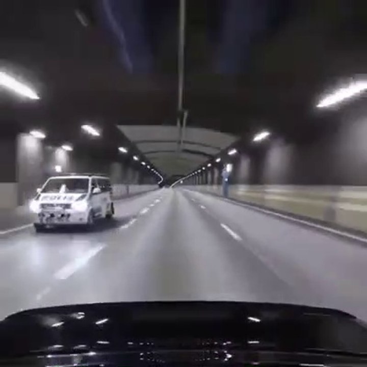 Driver gave up so easily while Police was chasing