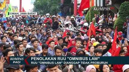 Tolak Omnibus Law, Buruh dan Mahasiswa Blokade Jalan Amir Mahmud