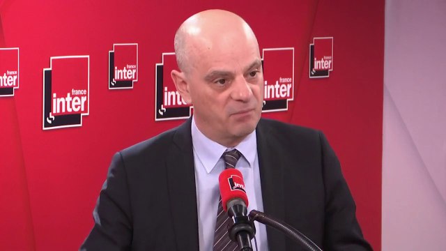 Jean-Michel Blanquer : Il y a eu une réunion autour du président de la République, qui ont estimé qu'il fallait passer à une nouvelle étape supposant qu'on ferme les écoles, les collèges et les lycées pour mettre fin à l'accélération de l'épidémie.