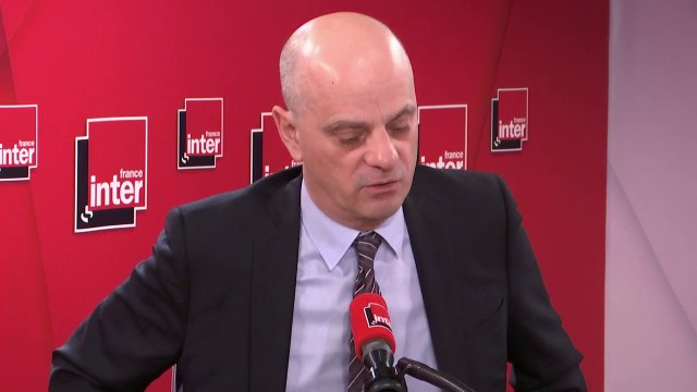 Jean-Michel Blanquer : Nous organisons une continuité pédagogique (...) à distance. Chaque parent d'élève a recevoir une adresse Internet pour lui permettre de se connecter à une classe virtuelle.